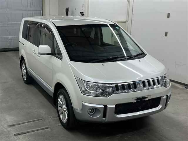 MITSUBISHI DELICA D5