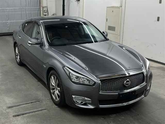 NISSAN FUGA