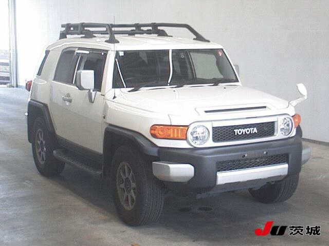 TOYOTA FJ CRUISER