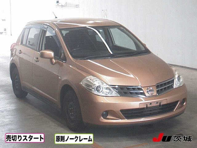 NISSAN TIIDA