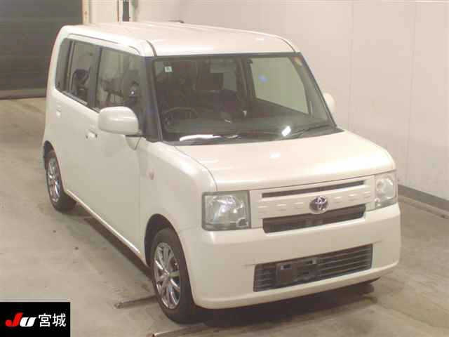TOYOTA PIXIS SPACE