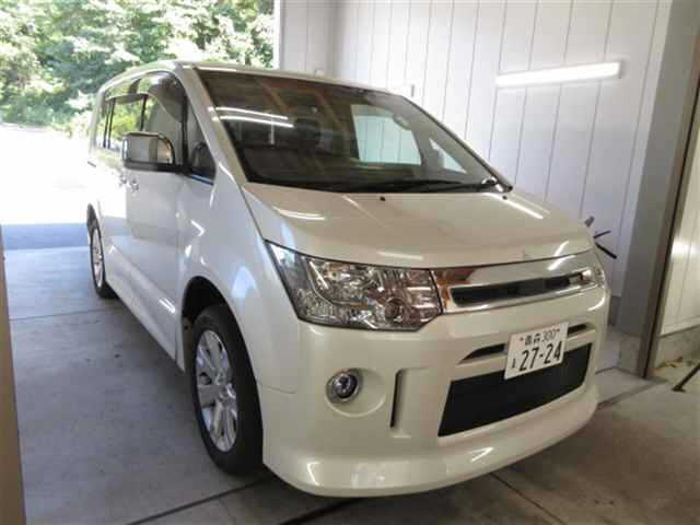 MITSUBISHI DELICA D5