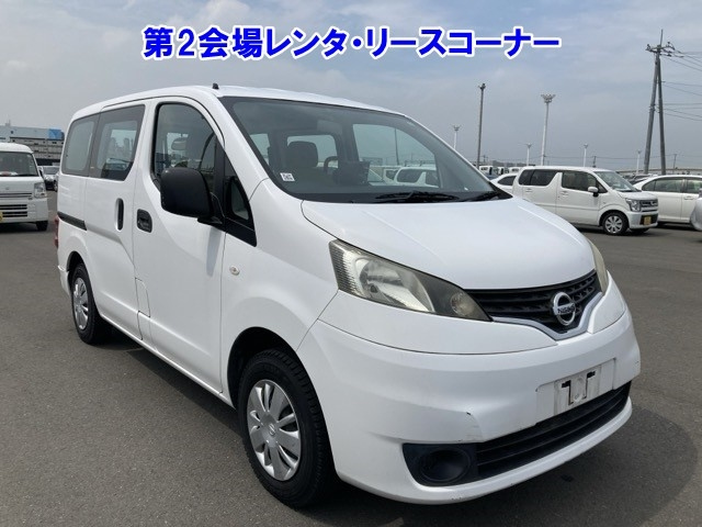 NISSAN NV200