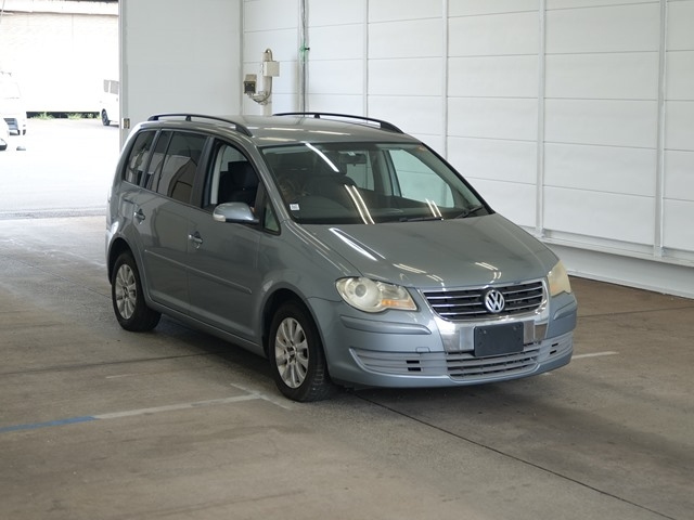 VOLKSWAGEN GOLF TOURAN