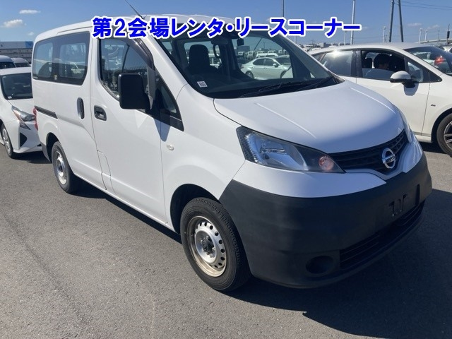 NISSAN NV200
