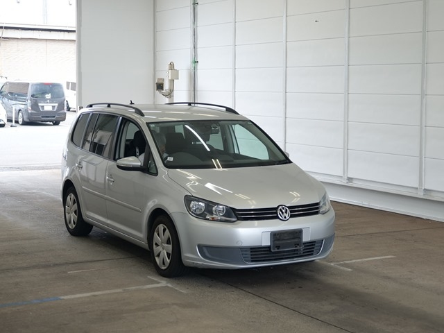 VOLKSWAGEN GOLF TOURAN