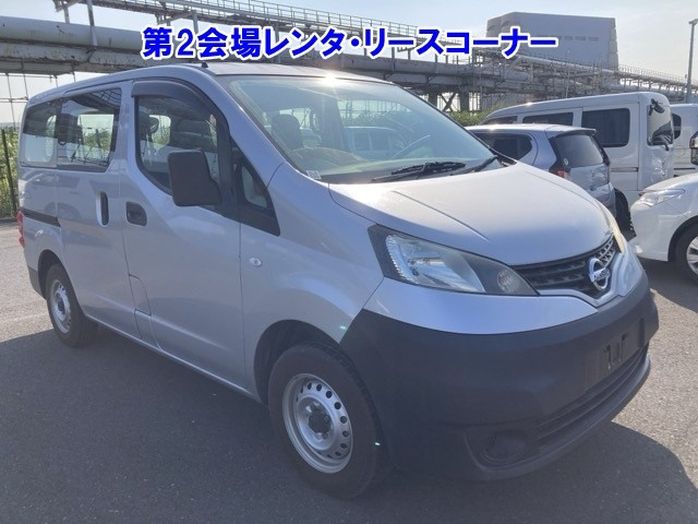 NISSAN NV200