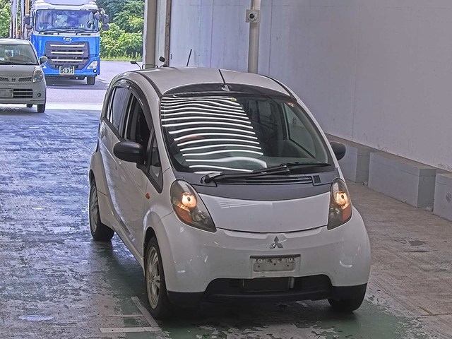 MITSUBISHI I