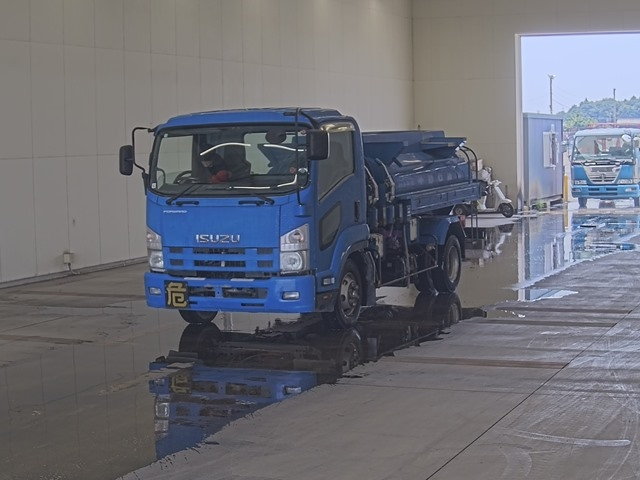 ISUZU FORWARD