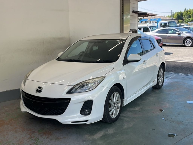 MAZDA AXELA