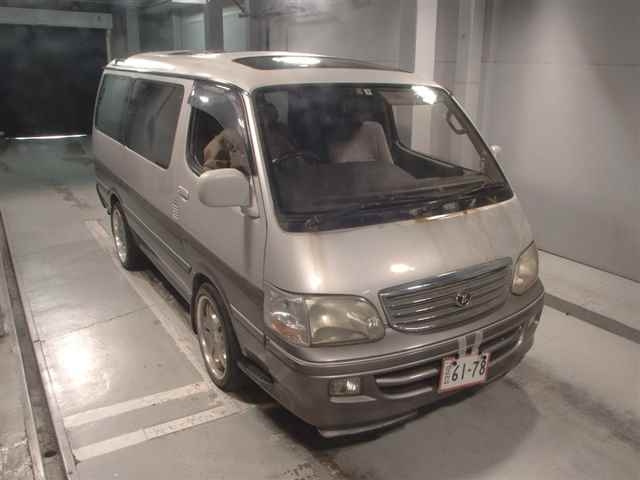 TOYOTA HIACE