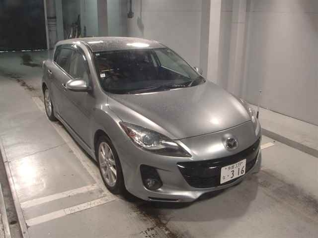 MAZDA AXELA