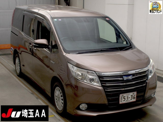 TOYOTA NOAH