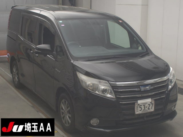 TOYOTA NOAH