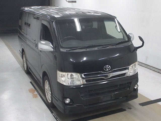 TOYOTA HIACE VAN