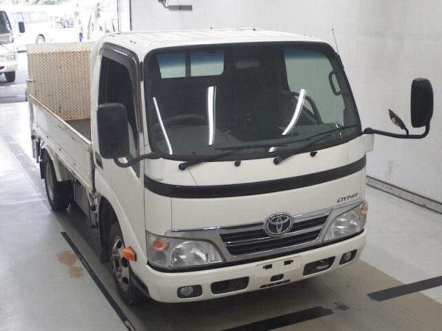 TOYOTA DYNA