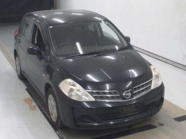 NISSAN TIIDA