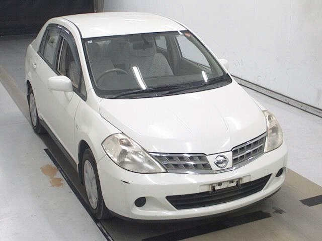 NISSAN TIIDA LATIO