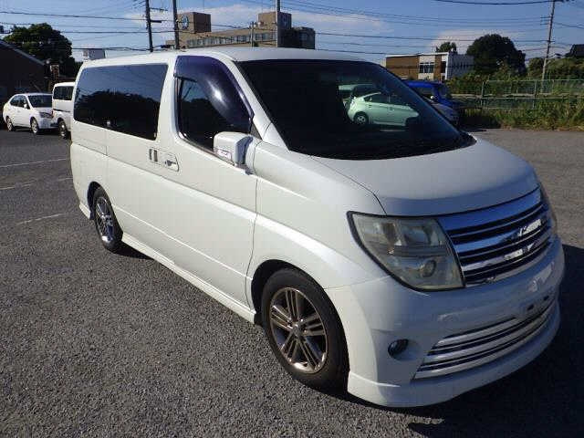 NISSAN ELGRAND
