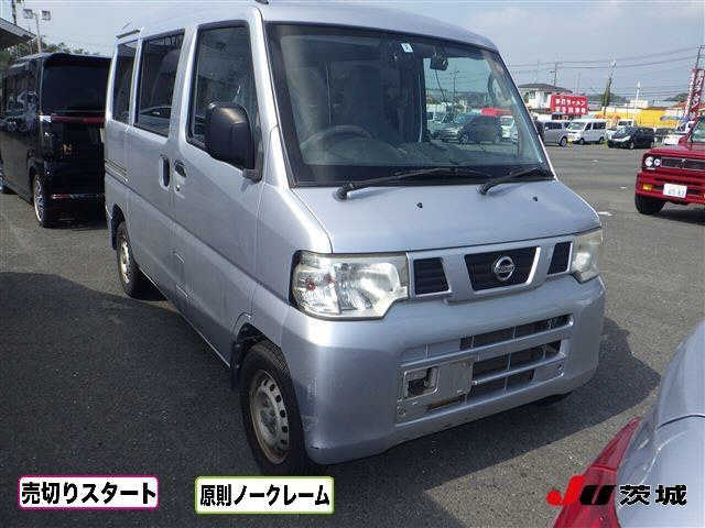 NISSAN CLIPPER VAN