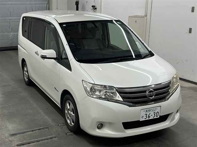 NISSAN SERENA