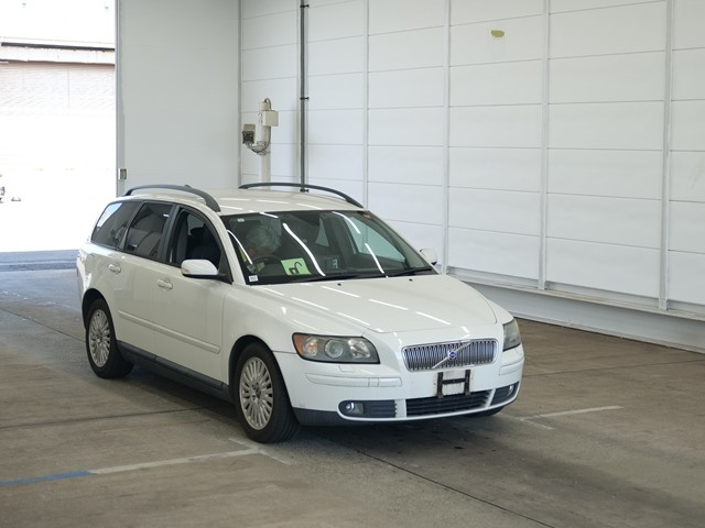 VOLVO V50