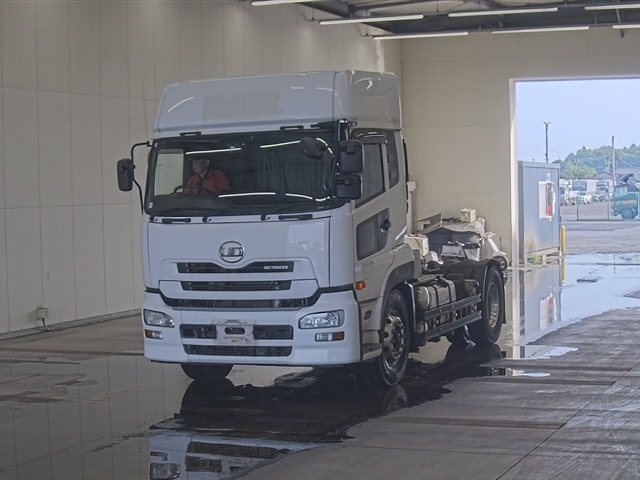 NISSAN QUON