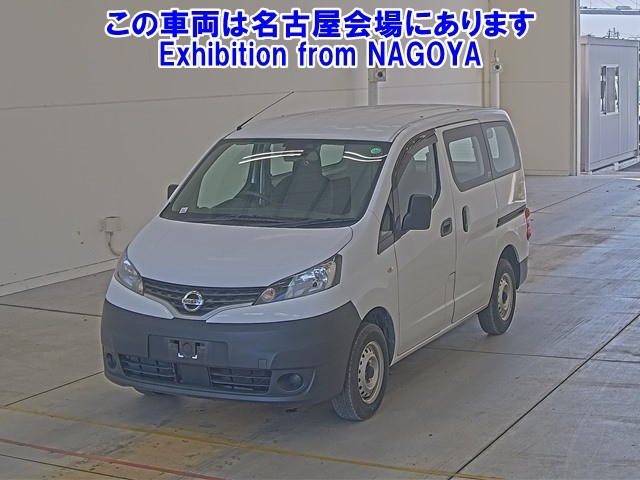NISSAN NV200