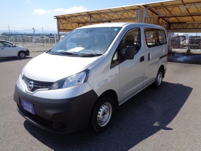 NISSAN NV200