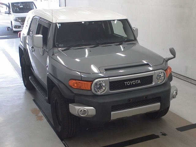 TOYOTA FJ CRUISER