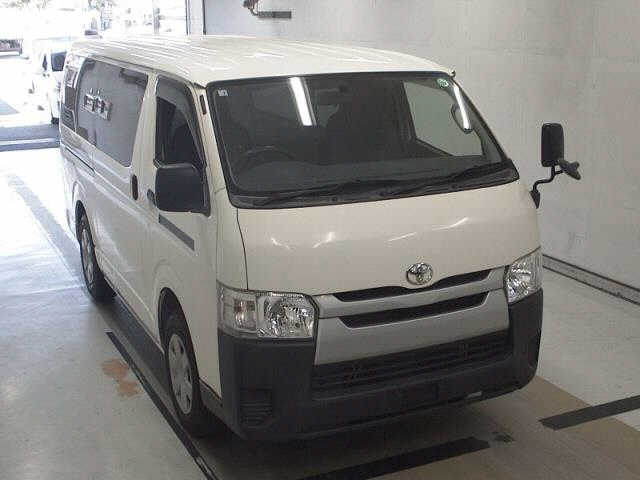 TOYOTA HIACE VAN