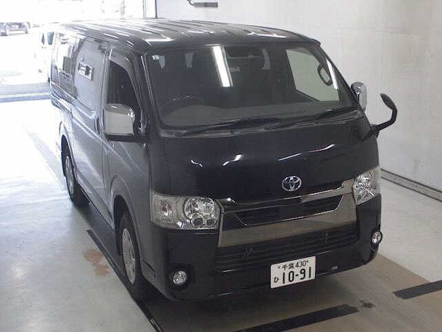 TOYOTA HIACE VAN