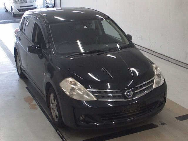 NISSAN TIIDA