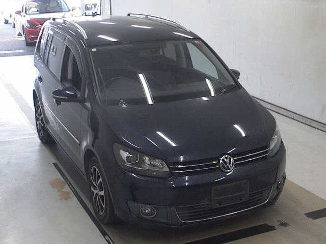 VOLKSWAGEN GOLF TOURAN
