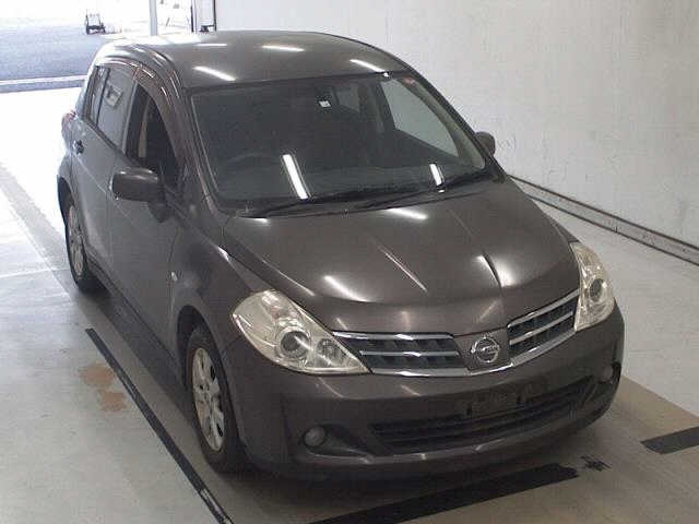 NISSAN TIIDA