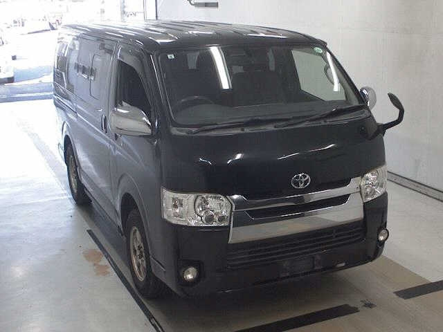 TOYOTA HIACE VAN
