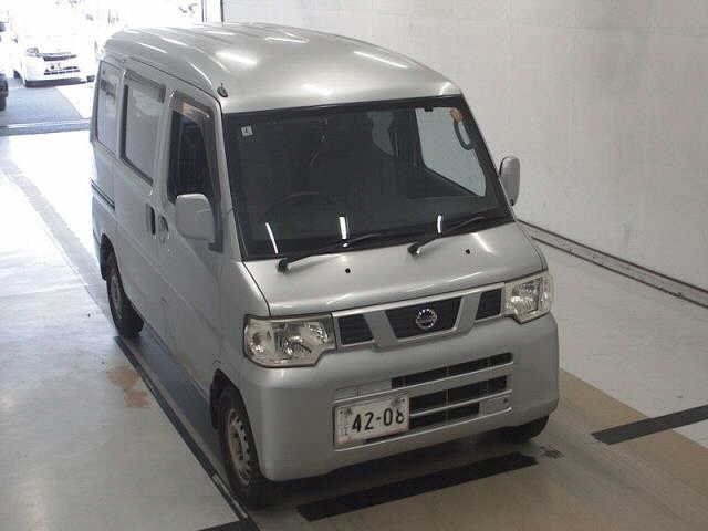 NISSAN CLIPPER VAN