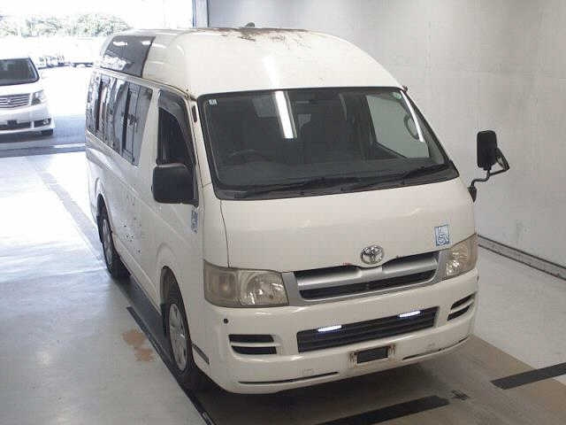 TOYOTA HIACE VAN