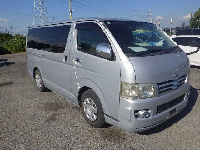 TOYOTA REGIUS ACE VAN