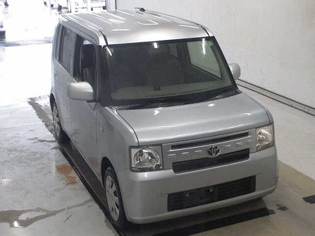 TOYOTA PIXIS SPACE