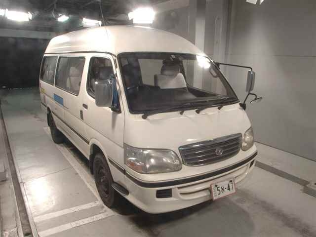 TOYOTA HIACE
