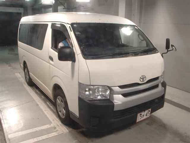TOYOTA HIACE
