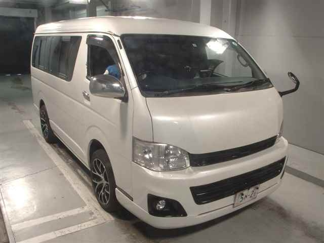 TOYOTA HIACE