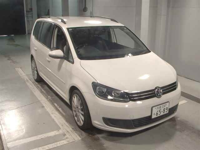 VOLKSWAGEN GOLF TOURAN