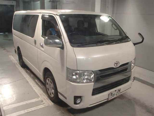 TOYOTA HIACE VAN