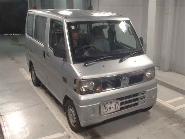 NISSAN CLIPPER VAN