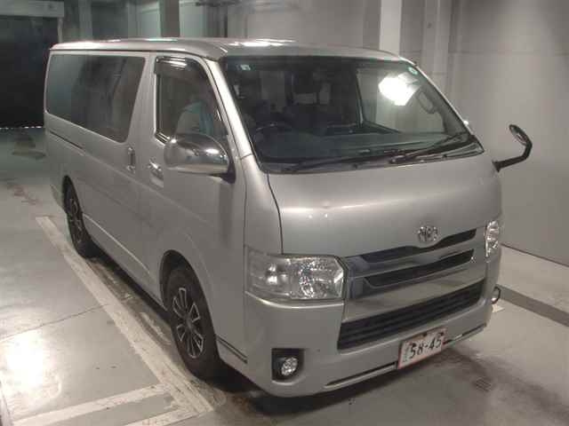 TOYOTA HIACE VAN