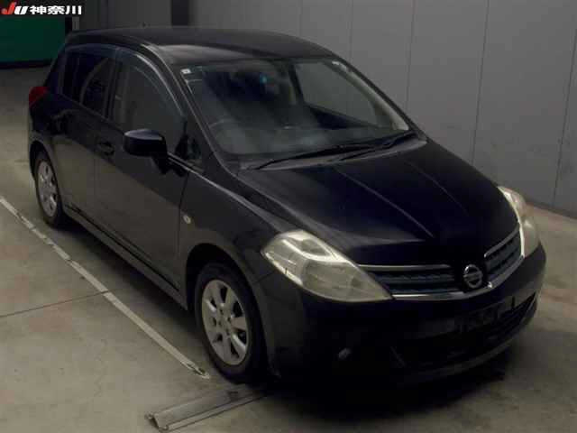 NISSAN TIIDA