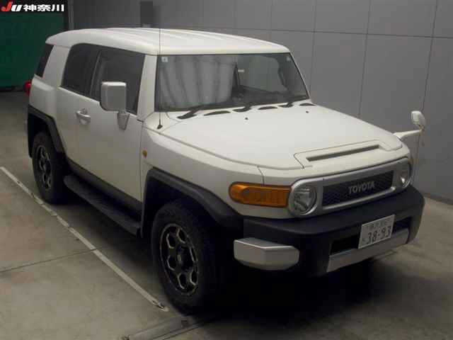 TOYOTA FJ CRUISER