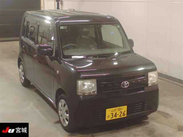 TOYOTA PIXIS SPACE